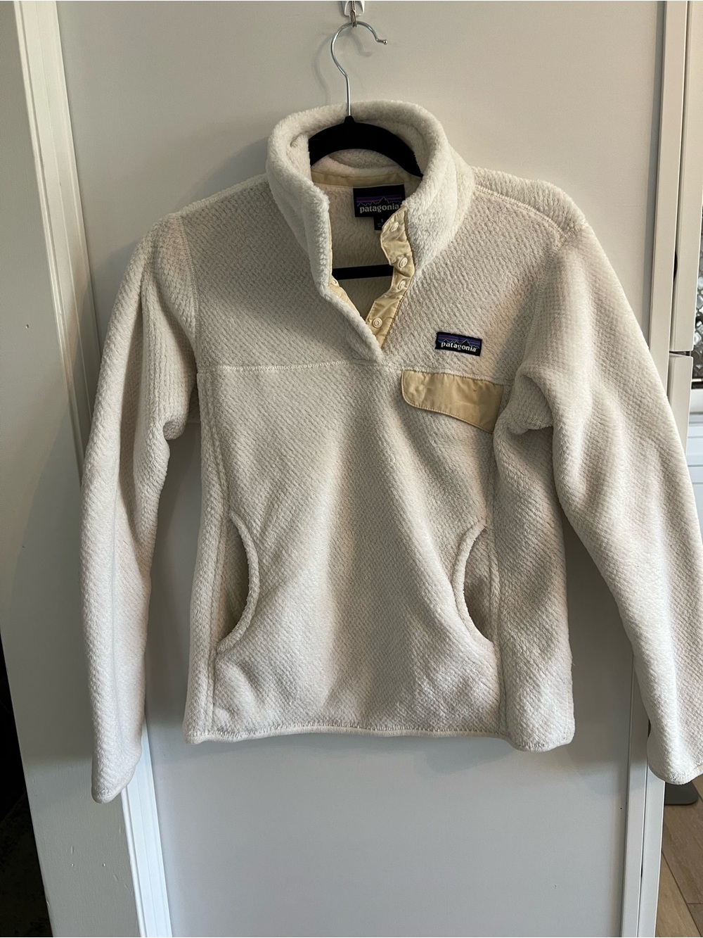 Patagonia Cream Zip-Up Fleece Pullover